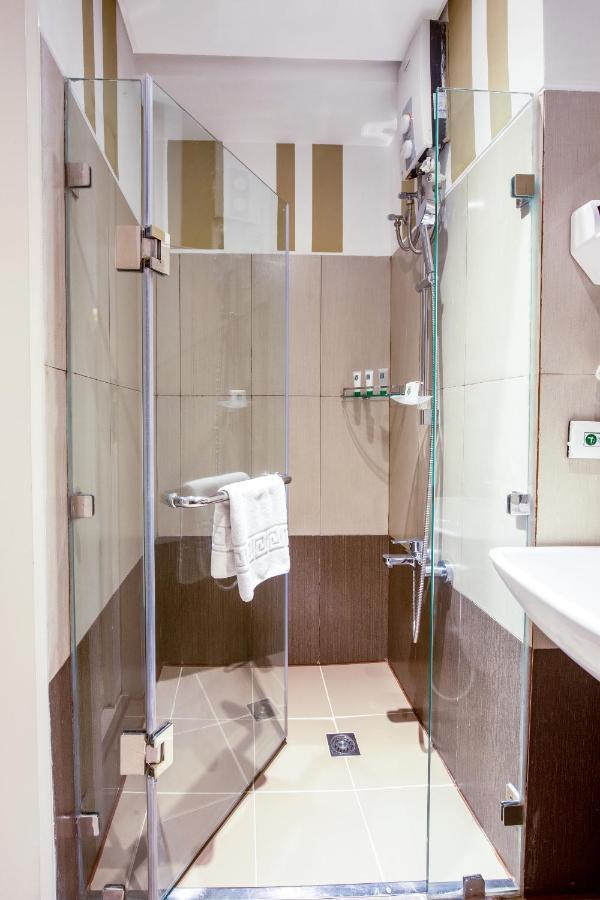 Hotel101 - Fort Taguig Exterior photo