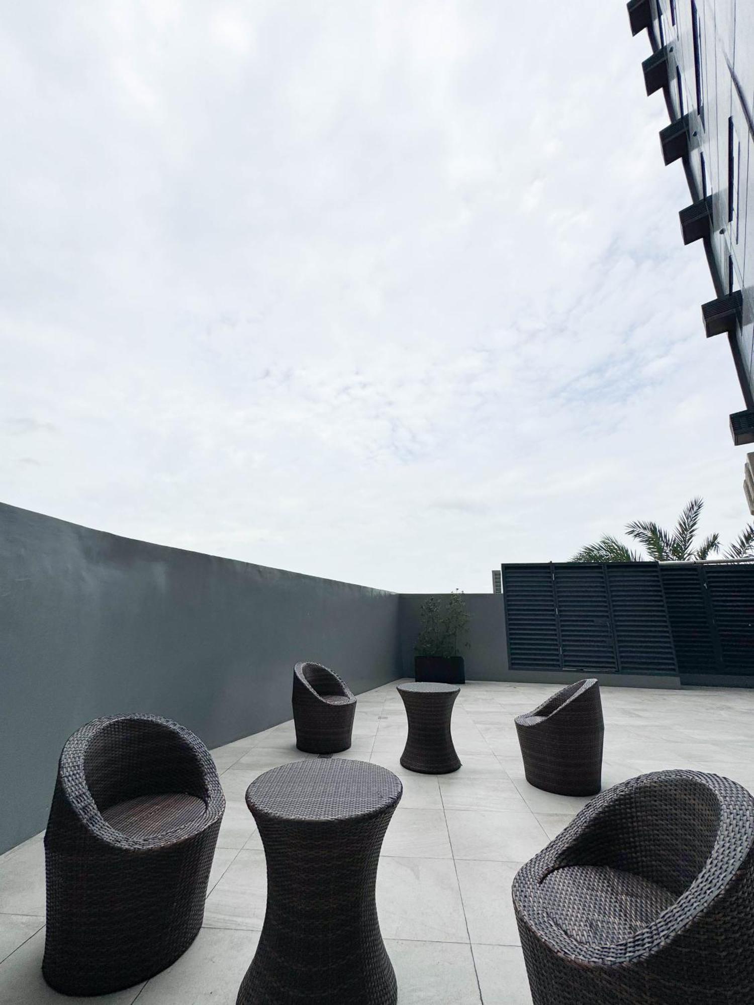 Hotel101 - Fort Taguig Exterior photo